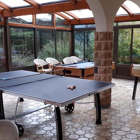 Logis La Rose Des Vents Hotel Volvic Kültér fotó