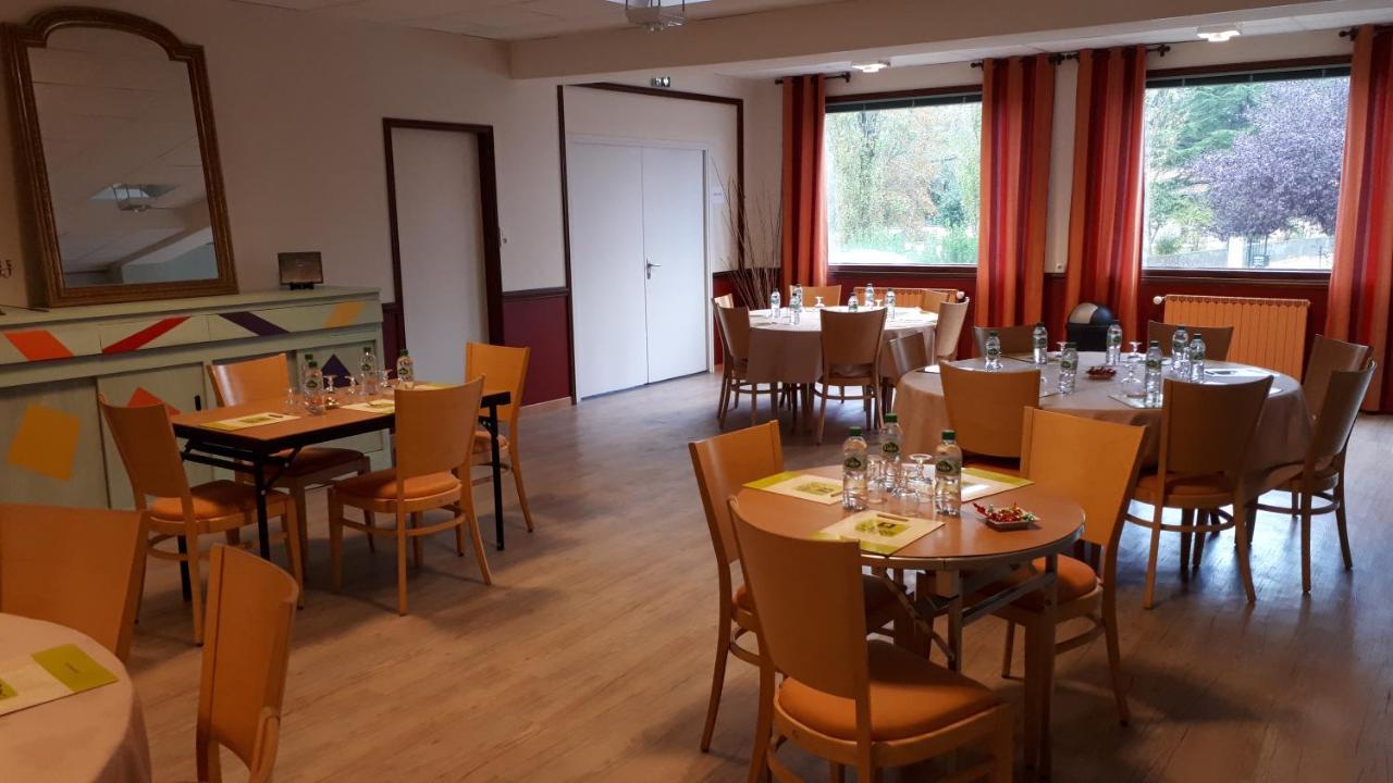 Logis La Rose Des Vents Hotel Volvic Kültér fotó