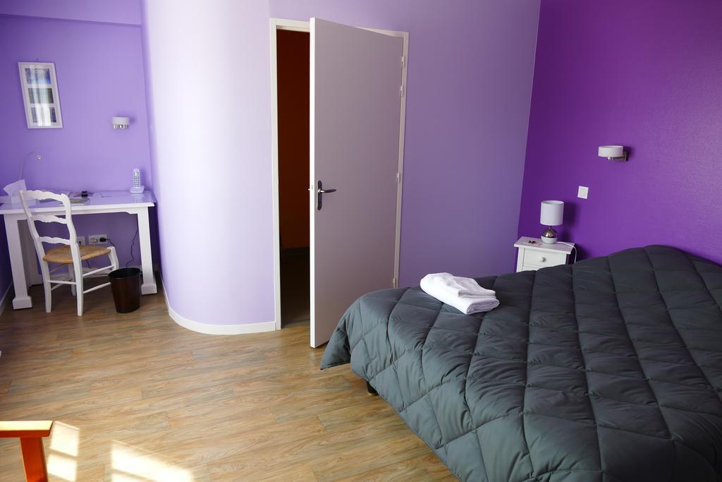 Logis La Rose Des Vents Hotel Volvic Szoba fotó