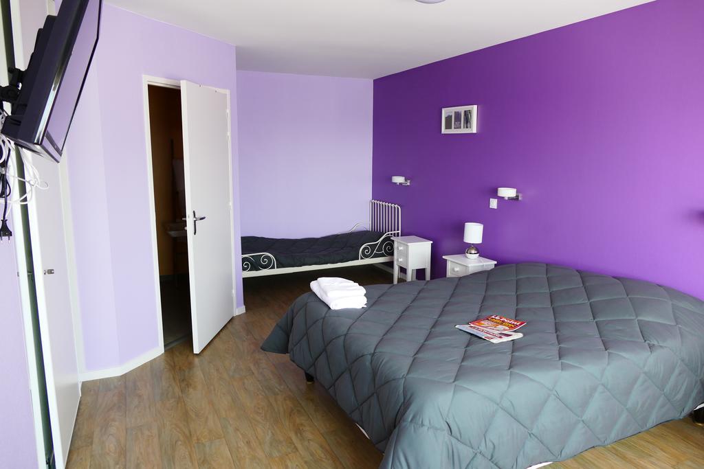 Logis La Rose Des Vents Hotel Volvic Szoba fotó