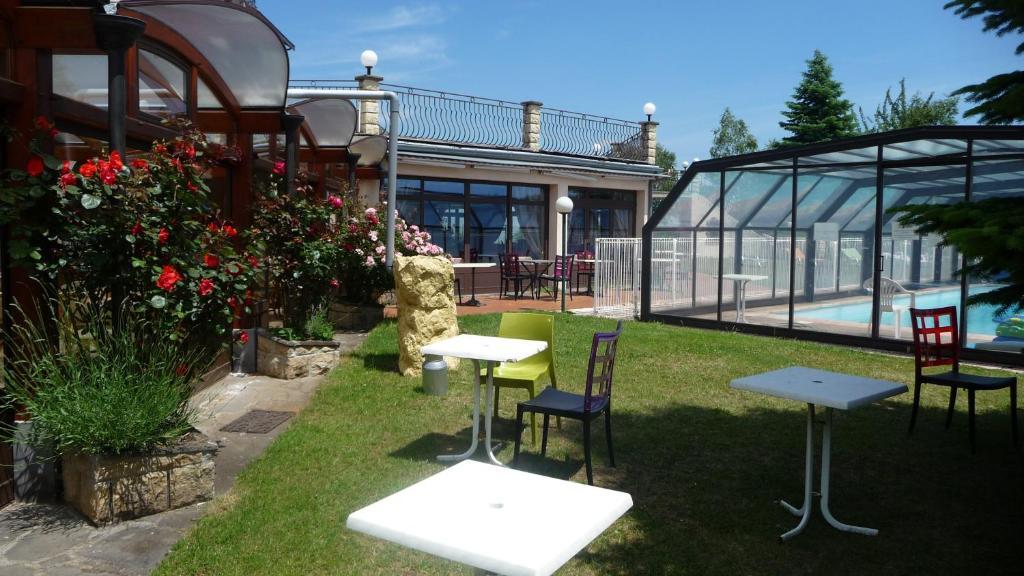 Logis La Rose Des Vents Hotel Volvic Kültér fotó