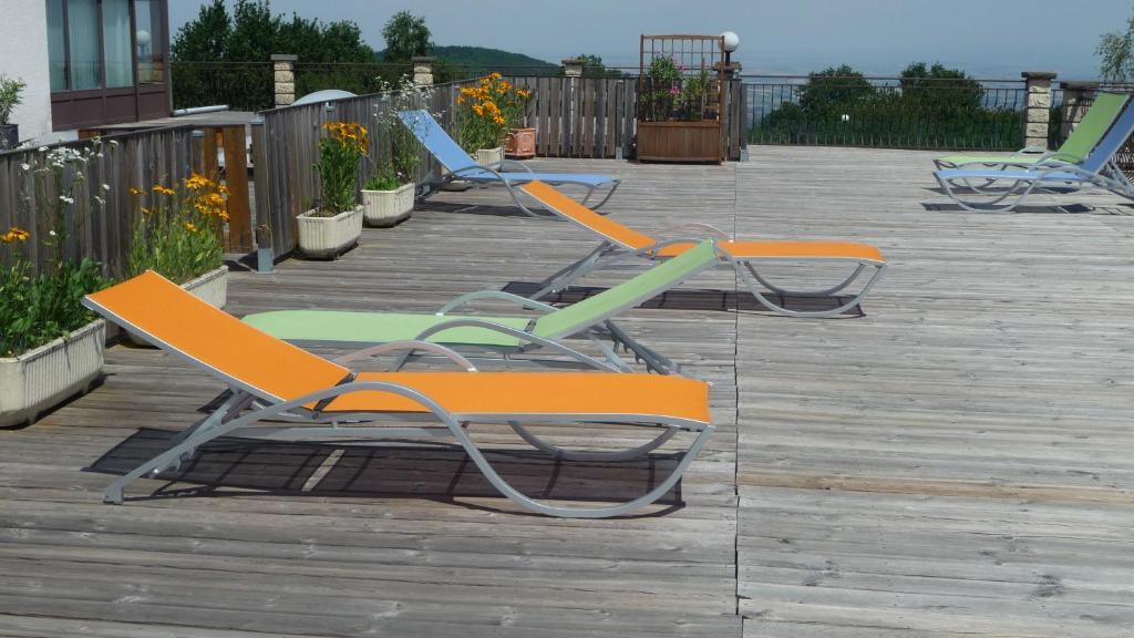 Logis La Rose Des Vents Hotel Volvic Kültér fotó