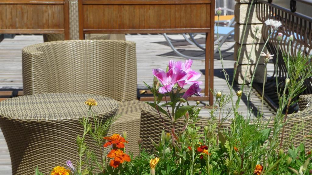 Logis La Rose Des Vents Hotel Volvic Szoba fotó