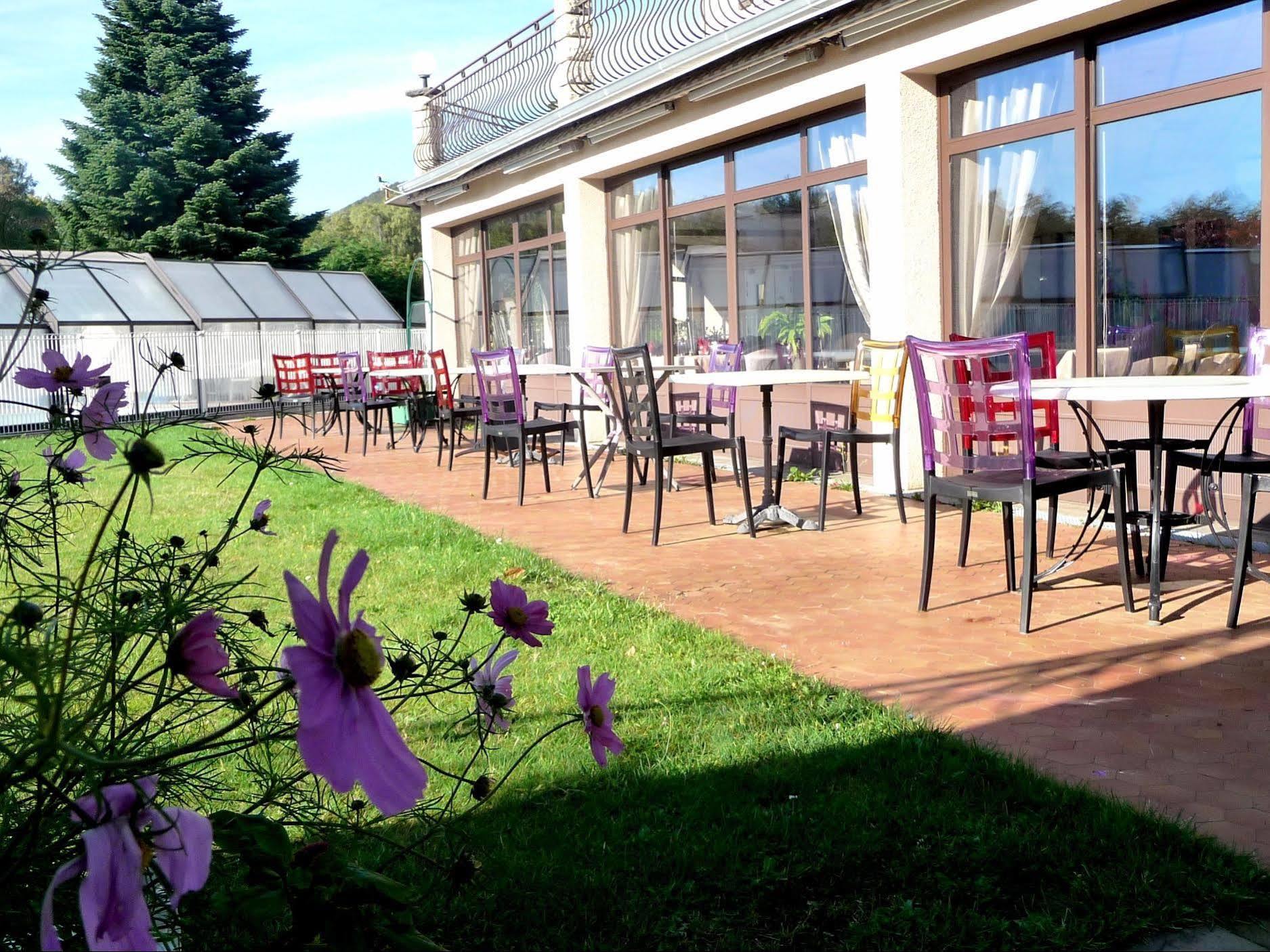 Logis La Rose Des Vents Hotel Volvic Kültér fotó