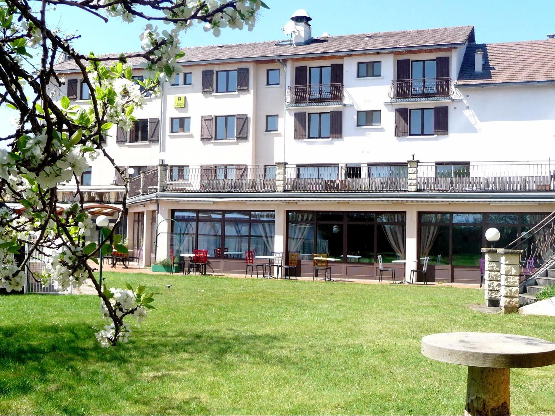 Logis La Rose Des Vents Hotel Volvic Kültér fotó